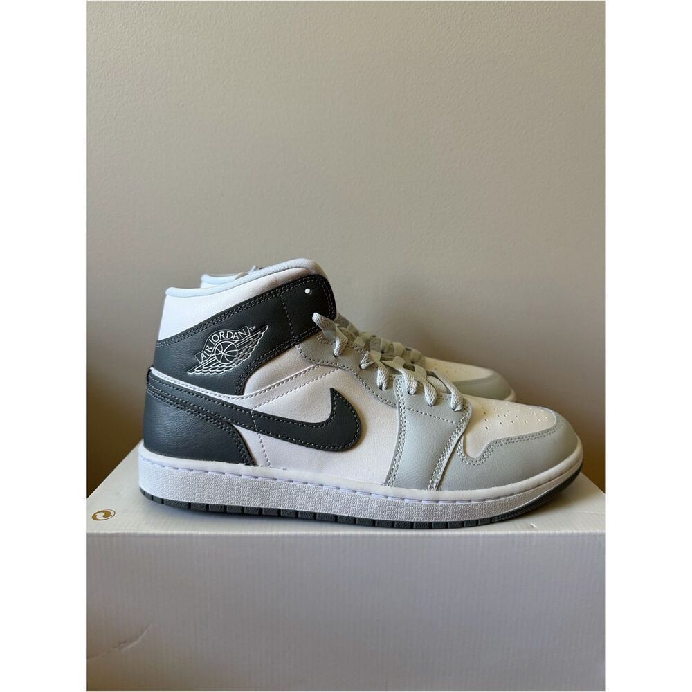 Nike Air Jordan 1 Mid Smoke Grey BQ6472-113 Women’s Size 11.5